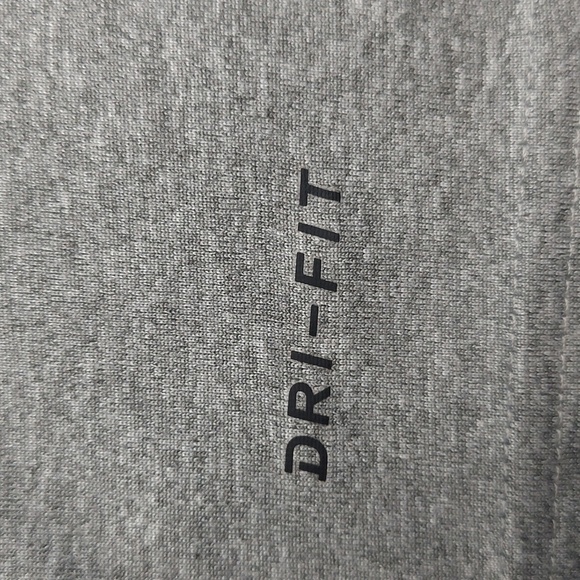 Nike Dri Fit Heather Gray Tee Size S/CH - Picture 6 of 7